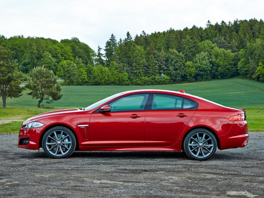  Jaguar XF R-Sport 2015 года  (фото 3 из 22)
